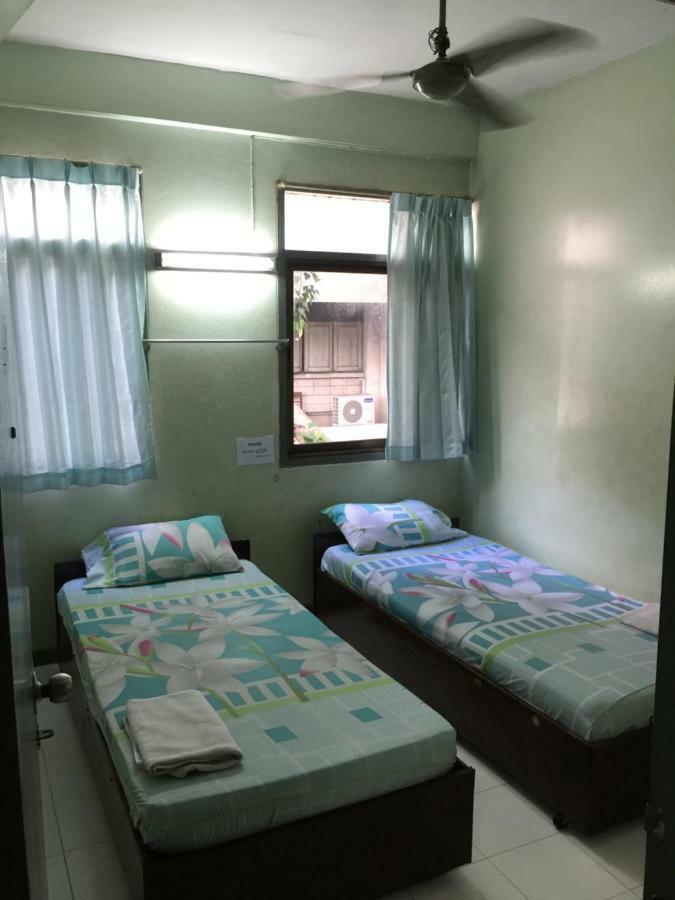 Nat 2 Guest House Bangkok Exterior photo