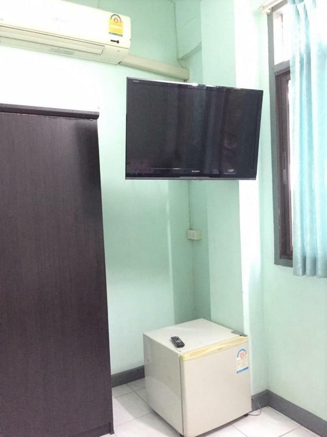 Nat 2 Guest House Bangkok Exterior photo